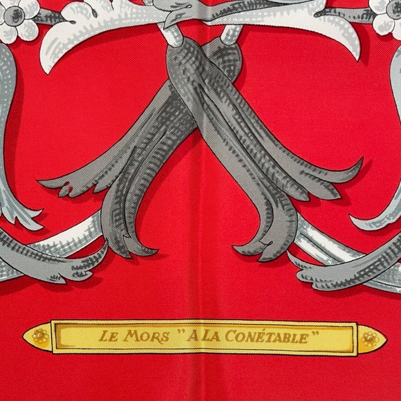 NWT Vintage Hermes Scarf Carré 90 "Le Mors A La Conetable" in Red - Picture 2 of 9